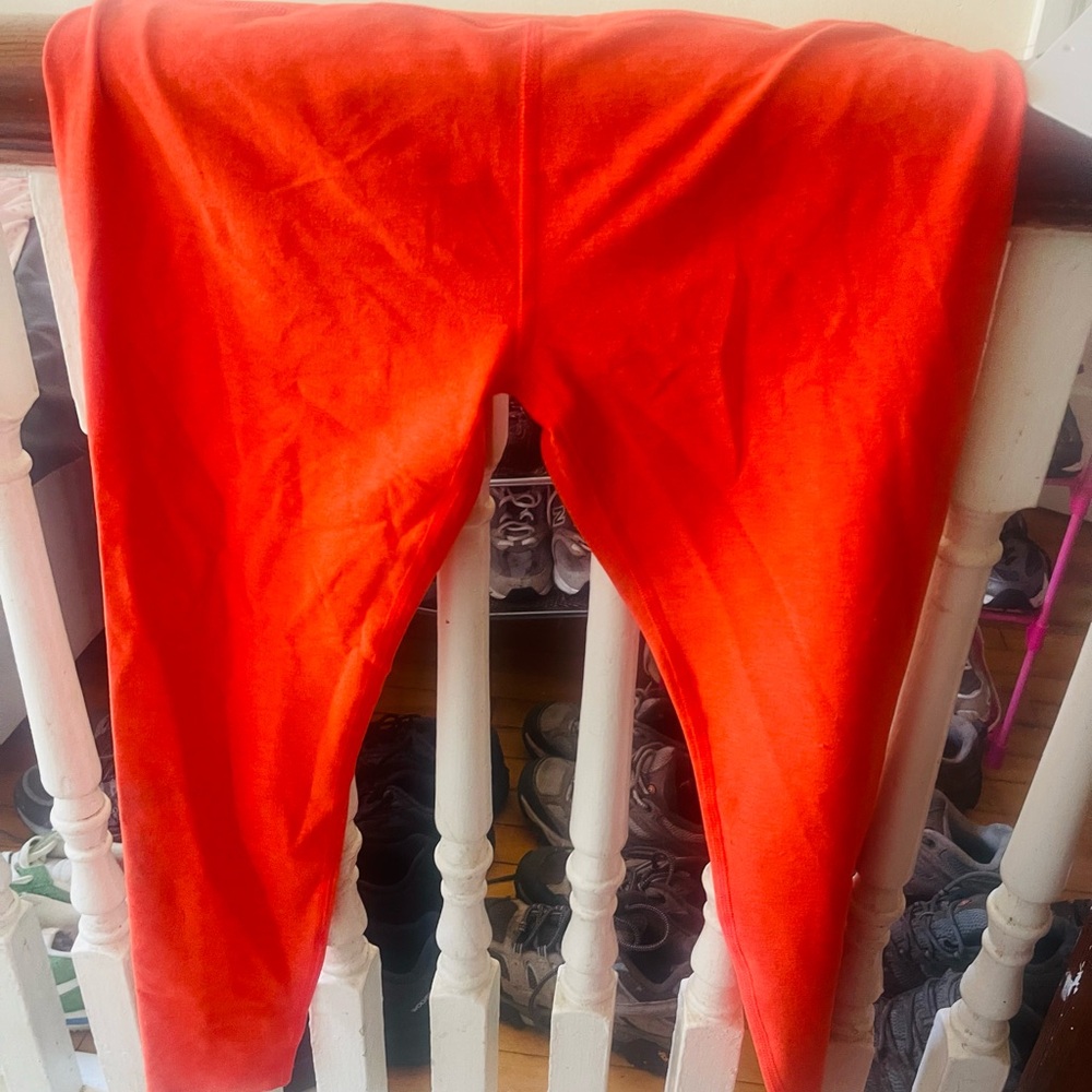 Beyond Yoga Vibrant Orange women sLeggings - Picture 2 of 3